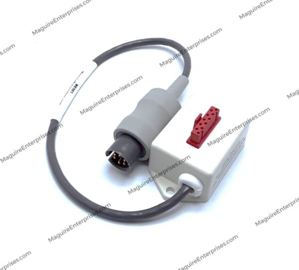 Adapts the Stryker Physio Control and Zoll Medical defibrillator IBP input to accept a GE Healthcare invasive pressure cable.